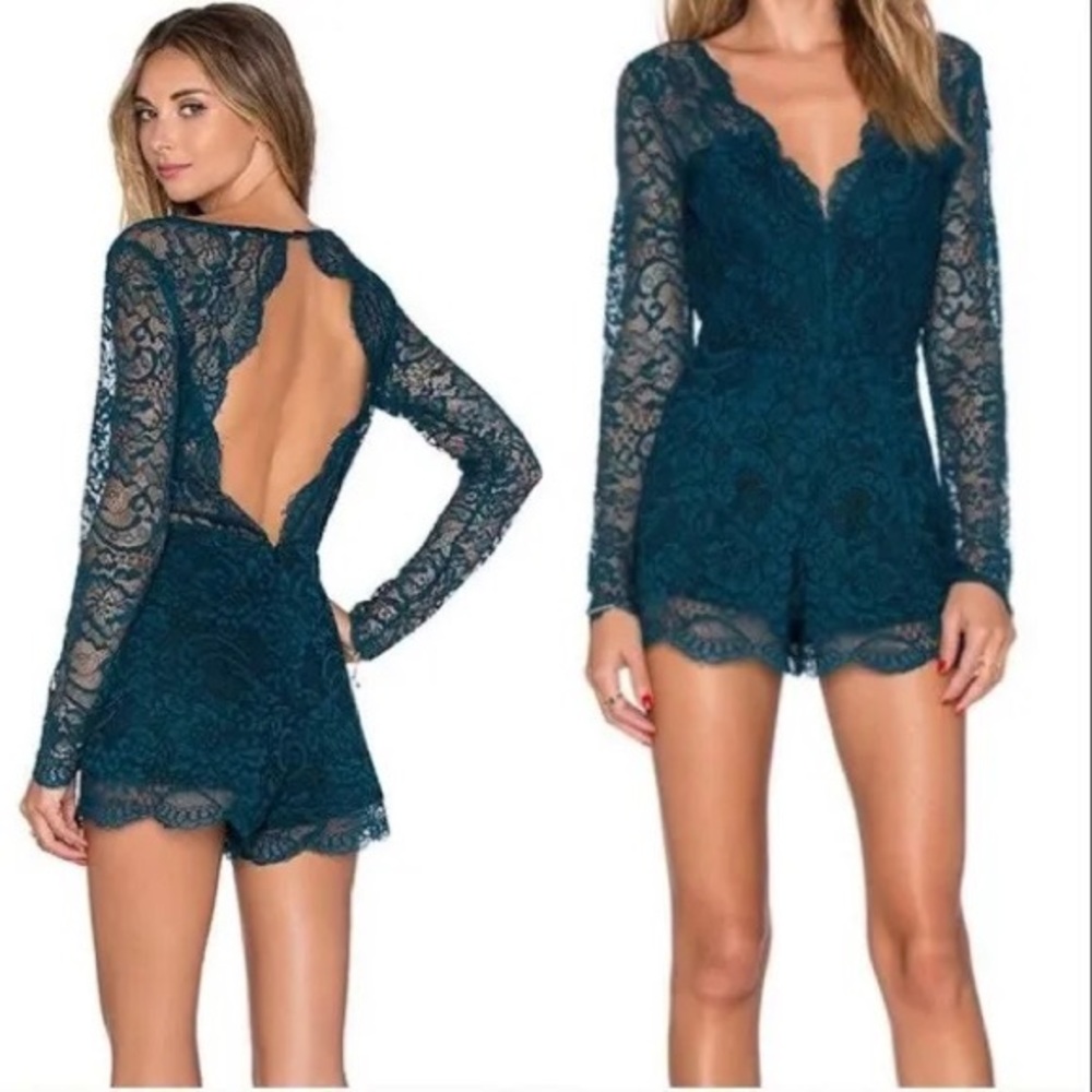 EVE LACE ROMPER💙
New